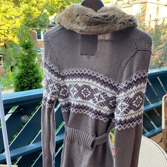 Roots Canada brown knit cardigan with belt and faux fur collar - Picture 3 of 4